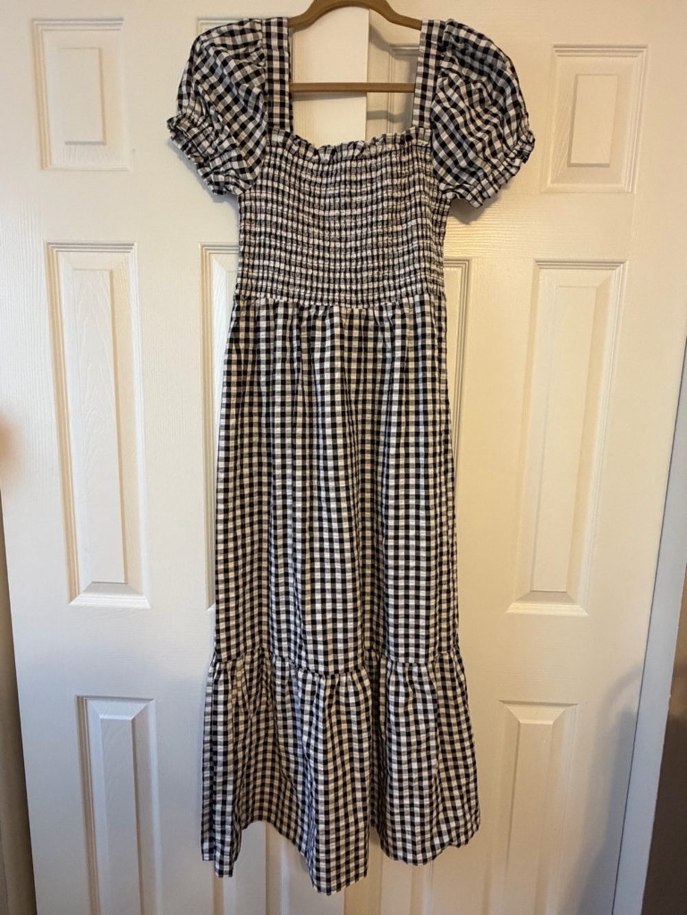 Cotton on new large Black & White Gingham Smocked Puff-Sleeve Midi Dress